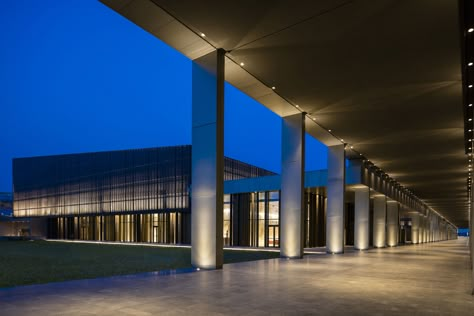 Image 1 of 25 from gallery of Congo Kintele Congress Centre / AVCIARCHITECTS. Photograph by Emre Dörter Complex Architecture, Backyard Lighting Ideas, Exterior Columns, Column Lights, Column Lighting, Landscape Lighting Design, Architectural Lighting Design, Corridor Lighting, Facade Lighting