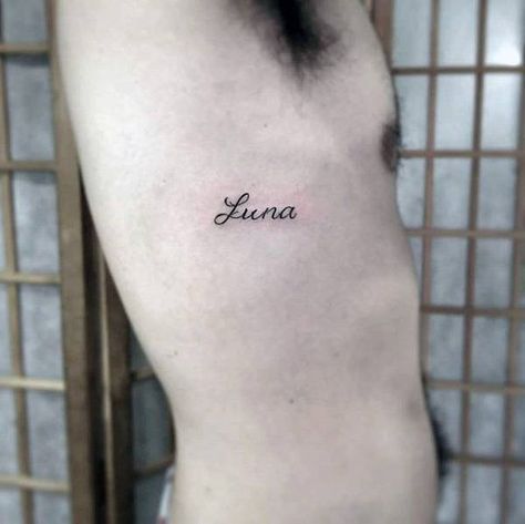 Name Tattoos On Ribs, Small Rib Tattoos For Guys, Tattoos On Ribs, Small Name Tattoos, Small Name Tattoo, Small Rib Tattoos, Rib Tattoos For Guys, Small Tattoo Placement, Cage Tattoos