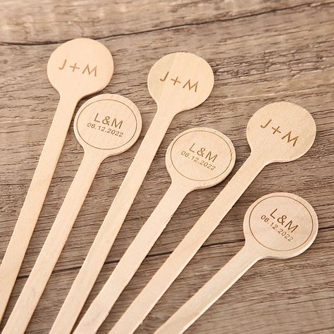 100 Customized Wood Drink Stirrers for Wedding Parties - Etsy Turkey Wedding Swizzle Sticks, Wedding Stir Sticks, Dessert Skewers, Wedding Stirrers, Cocktail Stirrers, Drink Marker, Coffee Stirrers, Pop Stick, Cocktail Sticks