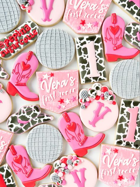 First Rodeo Cookies, Cowgirl Party Food, Rodeo Cookies, Cowgirl Cookies, Cowgirl Invitations, Rodeo Birthday Parties, First Birthday Cookies, Western Birthday Party