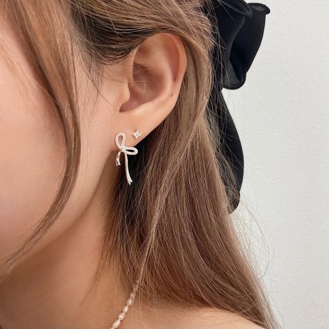 Ear Piercings Coquette, 2nd Ear Piercing, 2 Ear Piercings, Double Lobe Piercing, Double Pierced Earrings, Minimalist Ear Piercings, Second Ear Piercing, Ear Piercing Studs, Women Christmas Gifts