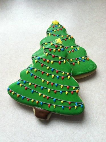 Holiday Christmas Cookies, Christmas Cookie Icing, Santa Claus Tree, Christmas Sugar Cookies Decorated, Holiday Sugar Cookies, Cute Christmas Cookies, Royal Iced Cookies, Holiday Cookies Christmas, String Of Lights