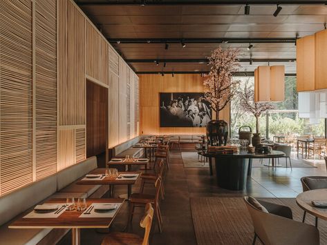 Japanese Restaurant Interior, Japandi Design, Banquette Seating, Sushi Restaurants, Thai Restaurant, Hall Design, Japan Design, Restaurant Interior Design, Japanese Restaurant