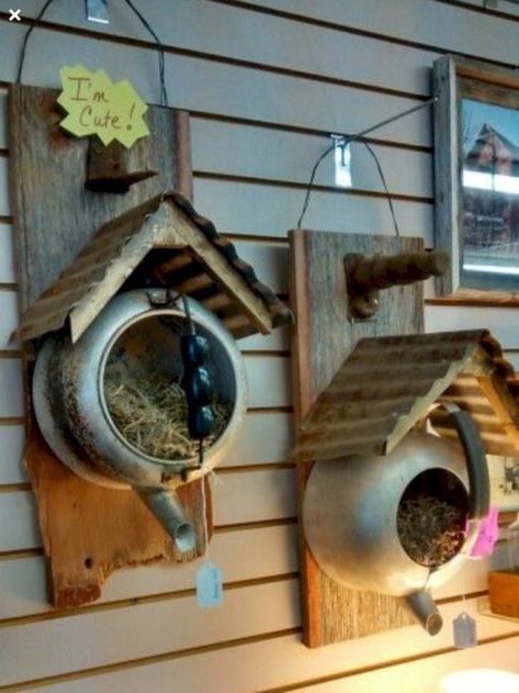 Old Tea Pots, Bird Houses Diy, Diy Birds, Yard Project, Diy Yard, Garden Yard Ideas, Bird Garden, Garden Crafts, Spring Garden