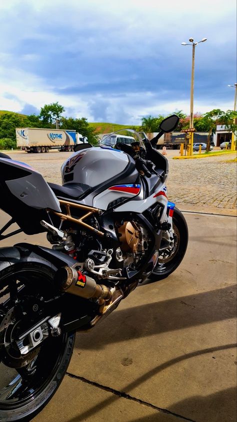 Bmw Motorcycle S1000rr, Moto Ninja, Biker Photography, Motorcross Bike, Biker Photoshoot, Bike Aesthetic, Yamaha Bikes, Bmw Motors, Motorcycle Aesthetic