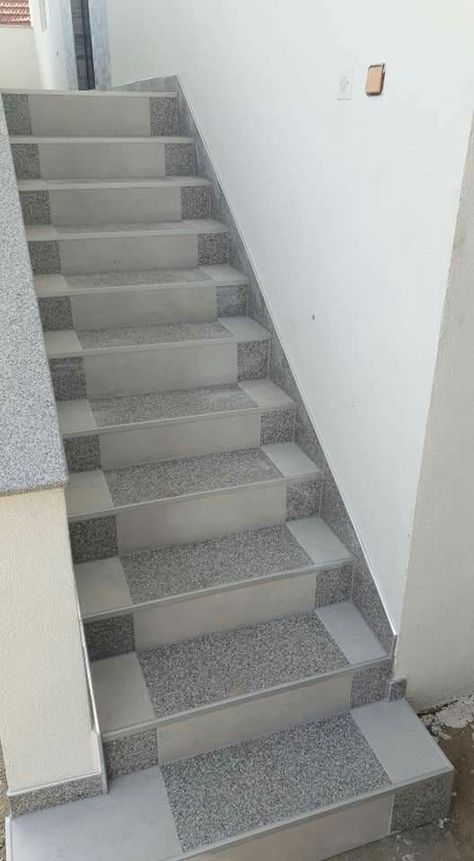 Staircase Flooring Ideas Granite, Granite Stairs Design Modern Outdoor, Stairs Tiles Design Modern, Stairs Design Granite, Stairs Concrete Design, Staircase Granite Design, Stairs Tiles Design Granite, Latest Bathroom Tiles Design, Stairs Tiles Design