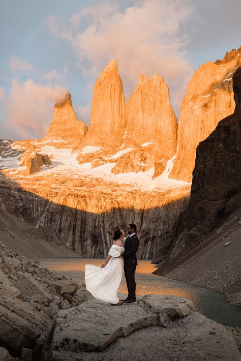 Sunrise mountain elopement photography Patagonia Elopement, Patagonia Wedding, Argentina Wedding, Mountain Love, Wedding Venues Oregon, Hiking Elopement, Wolf Photography, Mountain Wedding Venues, Mountain Landscapes