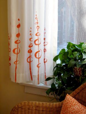 How About Orange - hand painted freehand curtains - via Remodelaholic Flower Curtains, Stenciled Curtains, Curtains Diy, Poppy Tattoo, Painted Curtains, Curtain Styles, Types Of Curtains, Beautiful Windows, Crochet Patterns Free Blanket