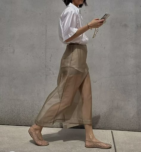 Sheer Skirt Outfit, The Frankie Shop, Frankie Shop, Sheer Skirt, Fashion Victim, Street Style Chic, Skirt Outfit, Vintage Vogue, Cool Street Fashion