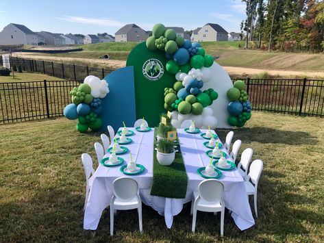 Broke out all of my DIY Mom skills for my Walker and Landry’s joint birthday party today!!! From growing the wheatgrass to creating the custom golf flags…it was totally worth it to celebrate them! 📍CLT NC

Balloons: @tuftexballoons - House/Ball Pit: @adventuretimeplay - Kids Tables and Chairs: @ribbonandbluepartyrentals - Logo Design/Acrylic Logo: @craftsbycamille - Backdrop/Balloons: Mom - Decor: Mom Golf Theme Photo Backdrop, Hole In One Balloon Garland, Hole In One Backdrop, Golf Party Backdrop, Hole In One First Birthday Backdrop, Golf Balloon Arch, Golf Partee, Golf Centerpieces, Golf Birthday Cakes