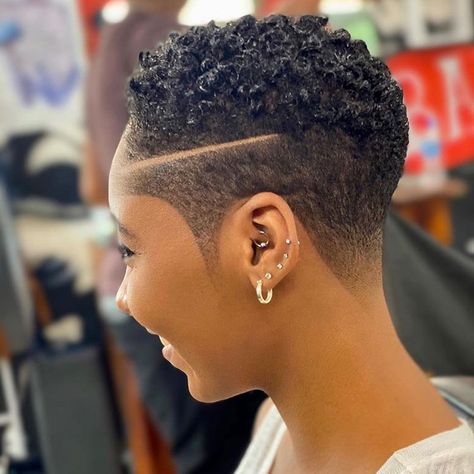 Mississippi Natural Hair Expo on Instagram: “Clean cut😍 📷 @krewkutz • • • #msnhe #mississippinaturalhairexpo” Faded Haircut Women Black, Low Haircut For Black Women, Female Hair Cut, Female Fade Haircut, Adult Hairstyles, Hair Cut Styles, Fade Haircut Women, Low Cut Hairstyles, Shorthair Haircut