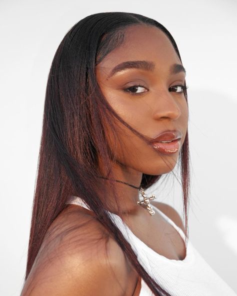 Normani Kordei, Miami Fashion Week, Y2k Shoulder Bag, Model Aesthetic, Female Singers, White Crop, Instagram Models, Divine Feminine, White Crop Top