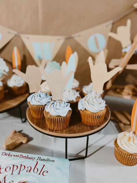 Two Rad Surf Birthday Party, Boho Surf Party, Totally Two-bular Birthday, Surf Party Food, Two Rad Birthday Party, Surf Cupcakes, Surf Theme Birthday Party, Surfs Up Movie, Surf Theme Party