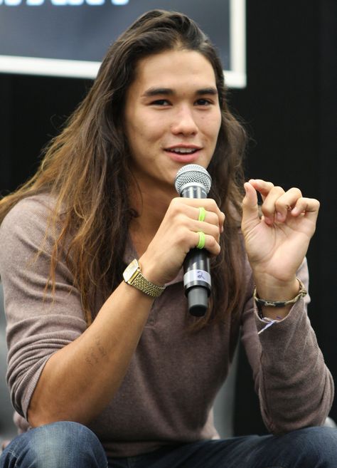 Booboo Stewart net worth: $4 million Booboo Stewart is an American actor and model. His Hollywood career started in the mid 2000s. During his initial years he appeared in some low-budget films and TV movies. He gained recognition in the 2010s when he starred as Seth Clearwater in The Twilight Saga: Eclipse. He reprised his …Continue reading... Native American Actors, Booboo Stewart, Native American Men, Native American Peoples, American Beauty, Long Hair Styles Men, Good Looking Men, American Actors, Mens Hairstyles