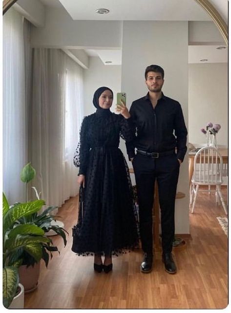 Black Wedding Dress Hijab, Couple Fashion Matching, Dinner Outfits Ideas, Dinner Outfit Inspiration, Fall Dinner Outfits, Kondangan Couple, Summer Dinner Outfits, Dinner Outfits Fall, Dinner Outfits Classy