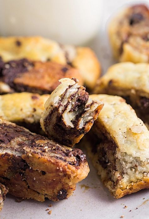 Jewish Desserts, Rugelach Cookies, Chocolate Rugelach, Rugelach Recipe, Unique Sweets, Jewish Holiday Recipes, Love Cookies, Dessert Recipies, Keeping It Real