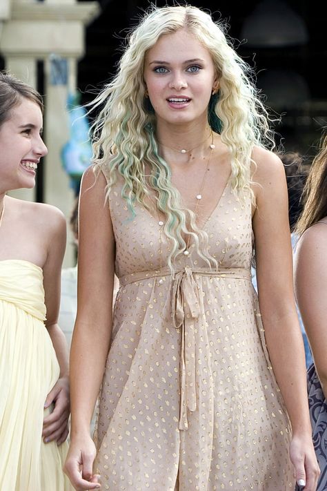 5 Outfits From Aquamarine I'd Still Totally Wear Today Aquamarine Dress Movie, Aquamarine Movie Costume, Aquamarine Outfit Movie, Aquamarine Movie Outfits, Aquamarine Outfit Aesthetic, Aquamarine Clothes, Aquamarine Outfit, Aquamarine Costume, Sarah Paxton