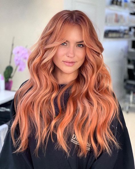 Copper Peach Hair Color, Peach Auburn Hair, Strawberry Cooper Hair, Light Red Hair Ideas, Peach And Copper Hair, Pinky Copper Hair, Red Hair With Peach Highlights, Red And Peach Hair, Peachy Copper Hair