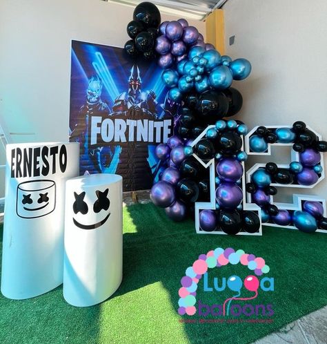 Fortnite Balloon Garland, Fortnight Party, Fort Night, Royal Birthday Party, Minecraft Gifts, Games Birthday Party, Unique Nail Designs, Video Games Birthday Party, Fortnite Party