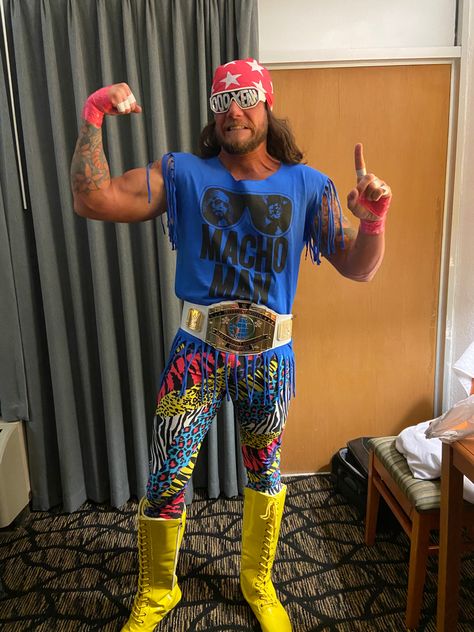 #machoman Wrestlers Costume Halloween, Diy Wrestling Costumes, 80s Wrestlers Costume, Pro Wrestler Costume, Wwe Wrestlers Costumes, Wrestling Halloween Costumes, Wwe Halloween Costumes, Macho Man Randy Savage Costume, Macho Man Costume