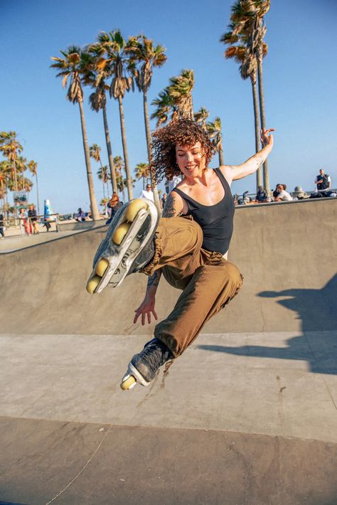 1990s Trends, Skater Poses, Roller Skaters, Inline Skate, Human Reference, Body Pose Drawing, Body Reference Poses, Inline Skating, 캐릭터 드로잉