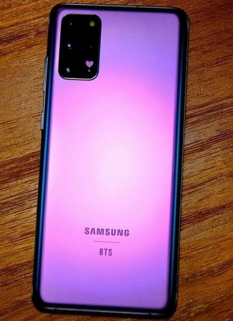 Bts Samsung Phone, Samsung Galaxy Fold, Army Accessories, Galaxy Fold, Kpop Phone Cases, Capas Samsung, Image Halloween, Samsung Galaxy Phones, Bts Theory