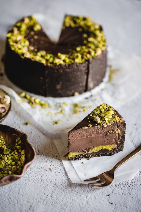 Chocolate Pistachio Cake, Pistachio Tart, Vegan Chocolate Ganache, Pistachio Cake Recipe, Tart Vegan, Patisserie Vegan, Pistachio Dessert, Cake Gluten Free, Chocolate Pistachio