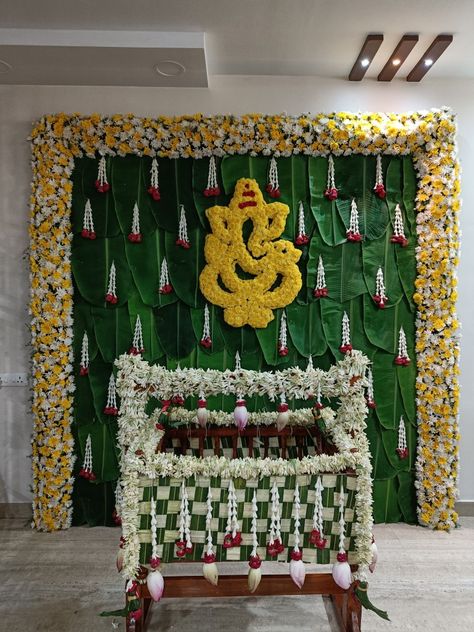 Hindu Naming Ceremony Decorations, 21st Day Decoration Ideas Indian, Uyyala Function Decoration At Home, Cradle Ceremony Decorations Indian, Barasala Decoration At Home, Name Ceremony Decoration At Home, Barasala Decoration, Cradle Ceremony Decorations, Diy Wedding Reception Decorations