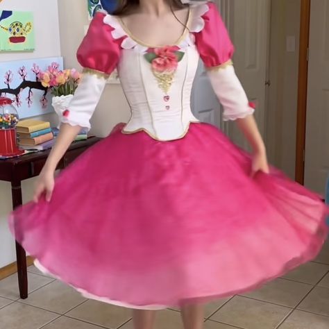 12 Dancing Princesses Costumes, Barbie 12 Dancing Princesses Cosplay, Barbie 12 Dancing Princesses Outfits, Barbie 12 Dancing Princesses Dress, Barbie 12 Dancing Princesses Costume, Old Barbie Movie Costumes, Barbie Movie Cosplay, Barbie The Movie Outfits, 12 Dancing Princesses Cosplay