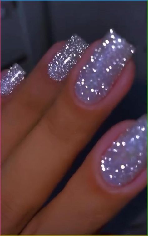 Natural Sparkly Acrylic Nails, Short Glitter Nails Sparkle, Sparkly Manicure Ideas, Short Stellato Nails, Summer Glitter Nail Ideas, B Day Nail Ideas, Nail Art Sparkle Design, Gliterry Nails Design Short, Blue Sparkly Nail Ideas