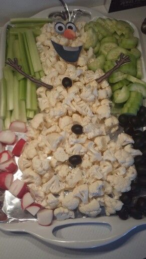 Olaf Veggie Tray Disney Veggie Tray Ideas, Birthday Party Food For Kids, Veggie Tray Ideas, Party Food For Kids, Frozen Birthday Party Food, Baby Shower Halloween, Kids Birthday Party Food, Fruit Trays, Food For Kids