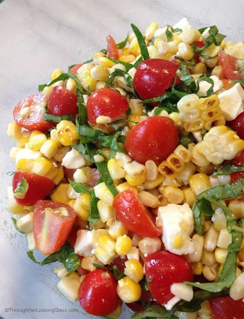 This Grilled Corn Basil & Tomato Salad brings fresh and summer straight to your next picnic, barbecue or luncheon. Summer Recipes To Feed A Crowd, Tomato Salad With Feta, Picnic Salad, Salad With Feta, Basil Recipes, Asian Salad, Summer Corn, Summer Eating, Feta Salad