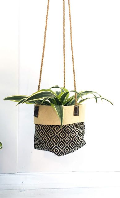 Jennifer Jangles Blog: DIY Sewn Flower Pot Covers, a.k.a. Plant Bags Sewing Plant Pot Cover, Pot Covers For Plants, Diy Plant Pot Cover, Diy Plant Cover, Fabric Plant Pot Covers, Planter Cover, Plant Bags, Planter Bags, Plant Pot Diy