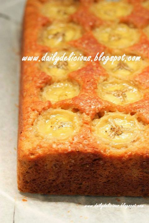 dailydelicious: Very Banana Cake: For banana lover like me Banana Sponge Cake, Banana Cake Recipe Easy, Fresh Fruit Cake, Asian Cake, Banana Muffin Recipe, Butter Cake Recipe, Banana Cake Recipe, Cake Recipes From Scratch, Dessert Cake Recipes