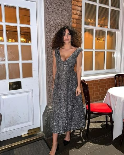 Anna Shaffer, Red Cadillac, Soap Stars, Who Is She, Getting Dressed, Unique Beauty, Spring 2023, The Vibe, All That Glitters