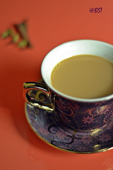 Adeni Chai ~ Yemeni Milk Tea Cocoa Drink, Turmeric Milk, Chai Recipe, Arabic Sweets, Food Appetizers, Masala Chai, Coffee Drink Recipes, Tea Powder, Evaporated Milk