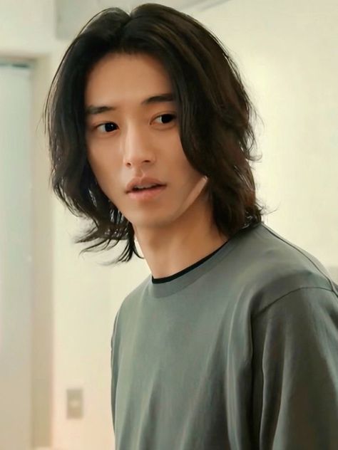 Wolf Cut Hairstyle, Wolf Cut Hairstyles, Young Men Haircuts, Wolf Cuts, Hairstyle Men, Asian Haircut, Wavy Hair Men, Cut Hairstyles, Kento Yamazaki