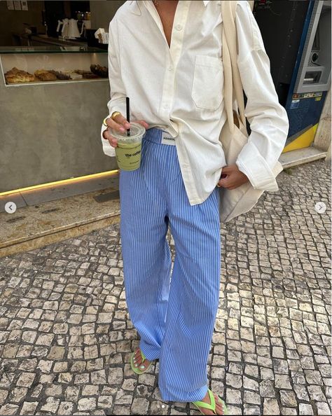 Pajamas Pants Outfit, Pijama Pants Outfit, Copenhagen Street Style Summer, Striped Pants Outfit, Pajama Pants Outfit, Pijama Pants, Stripe Pants Outfit, Europe Fashion, Style Inspiration Summer