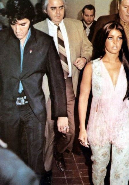 Priscilla Beaulieu Presley 60s-vegas_appearances and Lamar (4) | Flickr - Photo Sharing! Elvis Priscilla, Elvis Presley Priscilla, Elvis Presley Family, Elvis Presley Pictures, Elvis And Priscilla, Joseph Jackson, King Of Pop, Elvis Presley Photos, Priscilla Presley