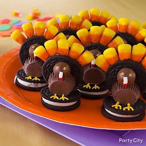 Thanksgiving Confection Thanksgiving Candy Turkeys, Candy Turkey Crafts, Turkeys Made Out Of Candy, Pretzel Rod Turkeys, Candy Turkeys For Kids, Thanksgiving Edible Crafts, Turkey Candy Crafts, Thanksgiving Treat Ideas, Thanksgiving Snacks For Kids