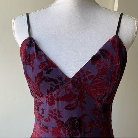 Privy Dress Size Medium Nwt Mini Velour Floral Purple With Red Velour Flowers Lined Too. V Neck. So Pretty And Sexy Homecoming Dress Purple, Goth Attire, Dark Purple Dresses, Purple Velvet Dress, Beetle Juice, Fun Clothes, Flowers Color, Velvet Clothes, Normal Clothes