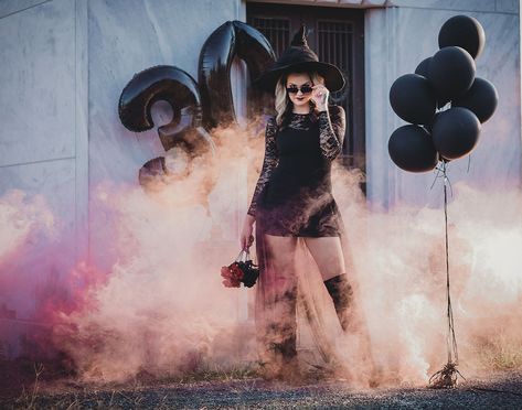 30th Birthday Themes For Women, Dirty 30 Photoshoot, 20s Photoshoot, 30 Photo Shoot, Birthday Themes For Women, Ideas For 30th Birthday, 30th Birthday Photo Shoot, 30 Photoshoot, 30th Photoshoot