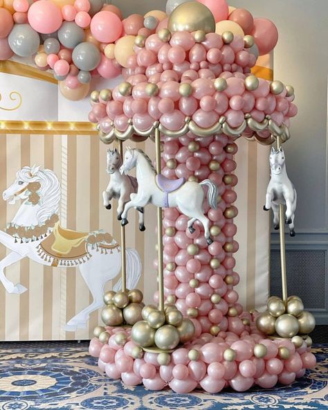 🎠 🧸 💛 🧸 🎠The perfect theme for the cutest gender reveal celebrations! 🎠 🧸 💛 🧸 🎠 @fsgeneva . Follow @balooninsta .… Carnival Birthday Theme, Carnival Baby Showers, Carousel Birthday Parties, Carousel Party, Carnival Birthday Party Theme, Carousel Birthday, Baby Birthday Decorations, Unicorn Themed Birthday Party, Carnival Themed Party