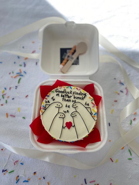 Sarcastic Farewell Cakes, Goodbye Cakes Coworker Hilarious, Farewell Cake For Friend Going Abroad, Farewell Bento Cake, Farewell Cake Ideas Friends, Farewell Cake Designs, Farewell Cake Ideas, Fried Chicken Cake, Goodbye Cake