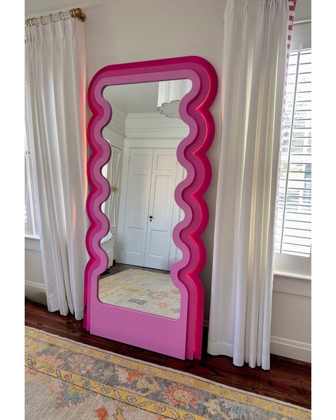 (Send me a message if interested!) Funk up your space with our original EVE Mirror! This statement piece will have your guests raving about where you got it from. Can you imagine the amount of selfies with this thing?! All mirrors may be customized to your preferred color and may include LED lighting with additional costs. Optional LED lights will be installed between each layer. Please message for customization requests.  Note: Outlet is required for instillation of LED lights.  *This product i Pink 70s Decor, Cool Wall Mirror, Maximalism Decor, Mirror Full Length, Fake Photos, Wavy Mirror, Colorful Apartment, 70s Decor, Big Mirror