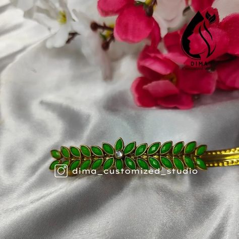 Hair flip, kundan drip! Level up your hairstyle with this vibrant, handcrafted hair clip featuring a mesmerizing kundan stone. ✨ It's the perfect pop of color to add instant flair and personality. Shop now and express yourself through your hair! DM for custom and bulk orders #kundanhairclip #handmadehairpiece #vibrantcolors #hairaccessories #festivalvibes #ethnicjewelry #shopsmall #expressyourself #summervibes Kundan Hair Accessories, Kundan Clips, Thread Craft, Silk Thread Bangles Design, Thread Bangles Design, Silk Thread Bangles, Thread Bangles, Bangles Design, Hair Flip