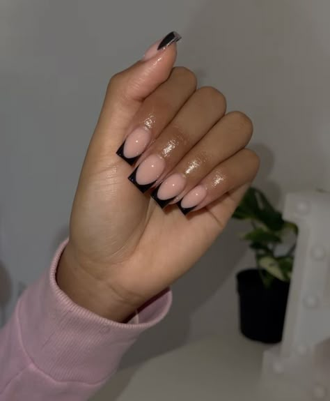 Black French Tip Black Women, Small Black French Tip Nails, Short Acrylic Nails Black French Tip, Nails For Black People, Short Acrylic Nails Designs Black, Short Classy Nail Designs, Black Square French Tip Nails, French Manicure Pink Tips, Short Black French Nails