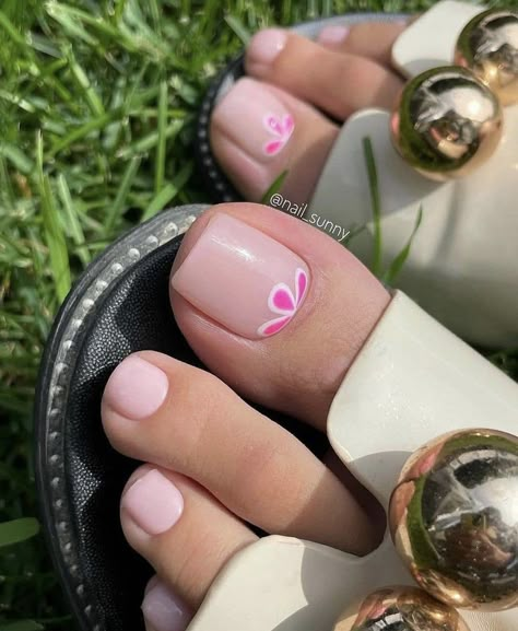 Pedicure 2022, Baddies Nails, Trendy Pedicure, Toe Nail Design, Nails Rings, Toenail Art Designs, Old Nail Polish, Pedicure Designs Toenails, Summer Pedicure