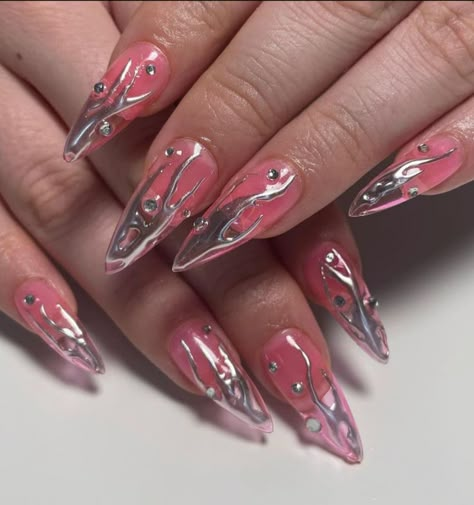 Blush Metallic Nails, Black Chrome Nails, Mail Inspo, Star Nail Designs, Chrome Nail Art, Chrome Nails Designs, Star Nail Art, Stiletto Nails Designs, Blush Nails