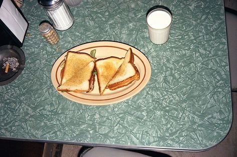 The American Diner Food Photography of Stephan Shore William Eggleston, Diner Recipes, American Diner, Southern Gothic, Chandler Bing, Photographing Food, Creative Food, Color Photography, Food Photo